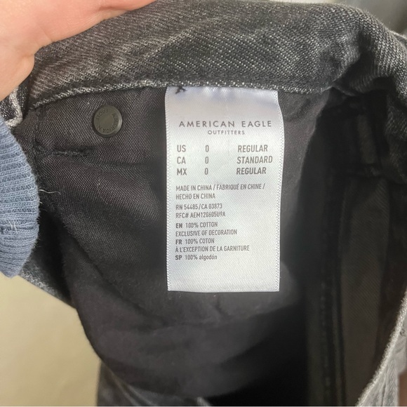 American Eagle Distressed Jean - Picture 4 of 4